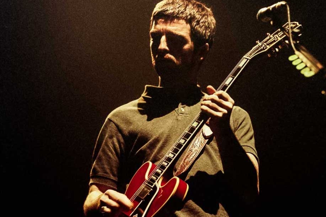 Omondo Stars et People - Oasis : une guitare de Noel Gallagher vendue aux enchères plus de 156.000 euros